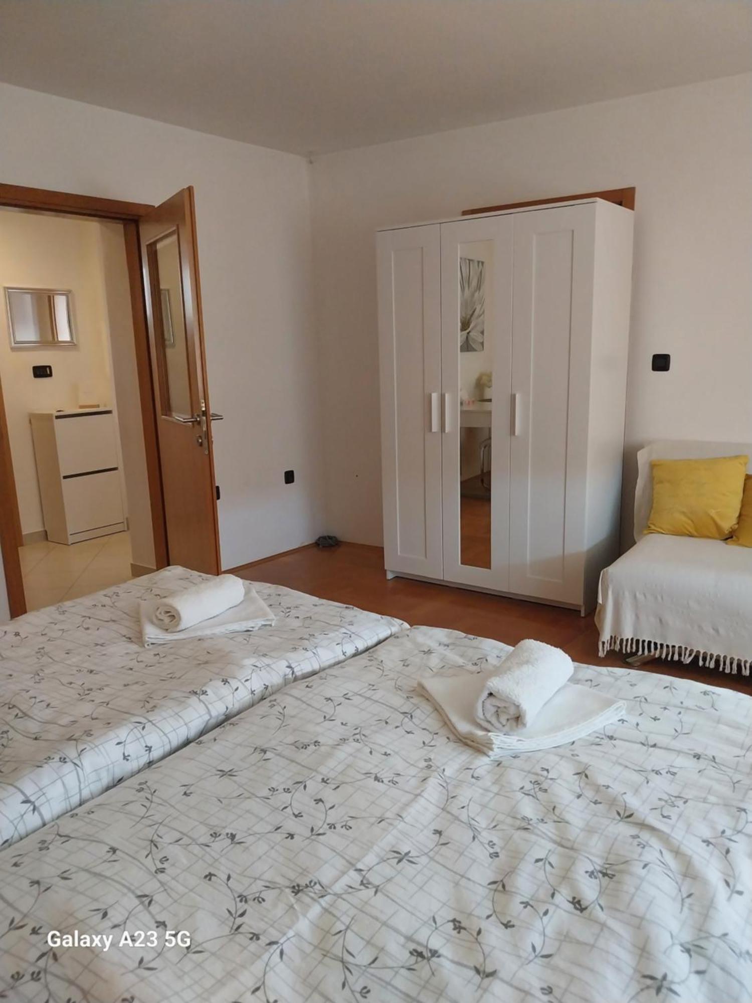 Apartman Bloom Ossero Esterno foto